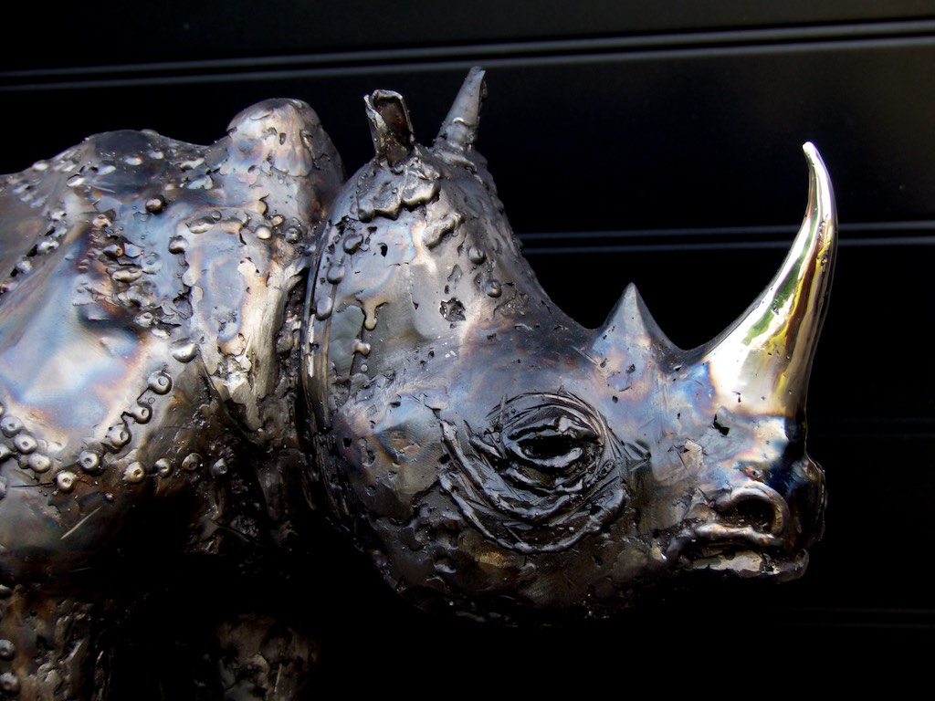 rhinoceros-sculpture-metal-phil2fer-artiste-blois-france